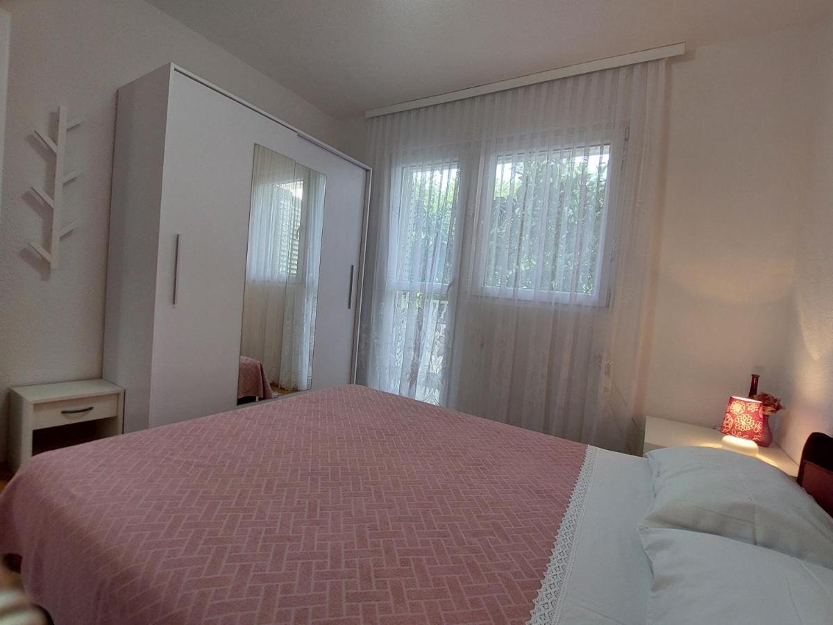 Apartment Emili Marina Kültér fotó